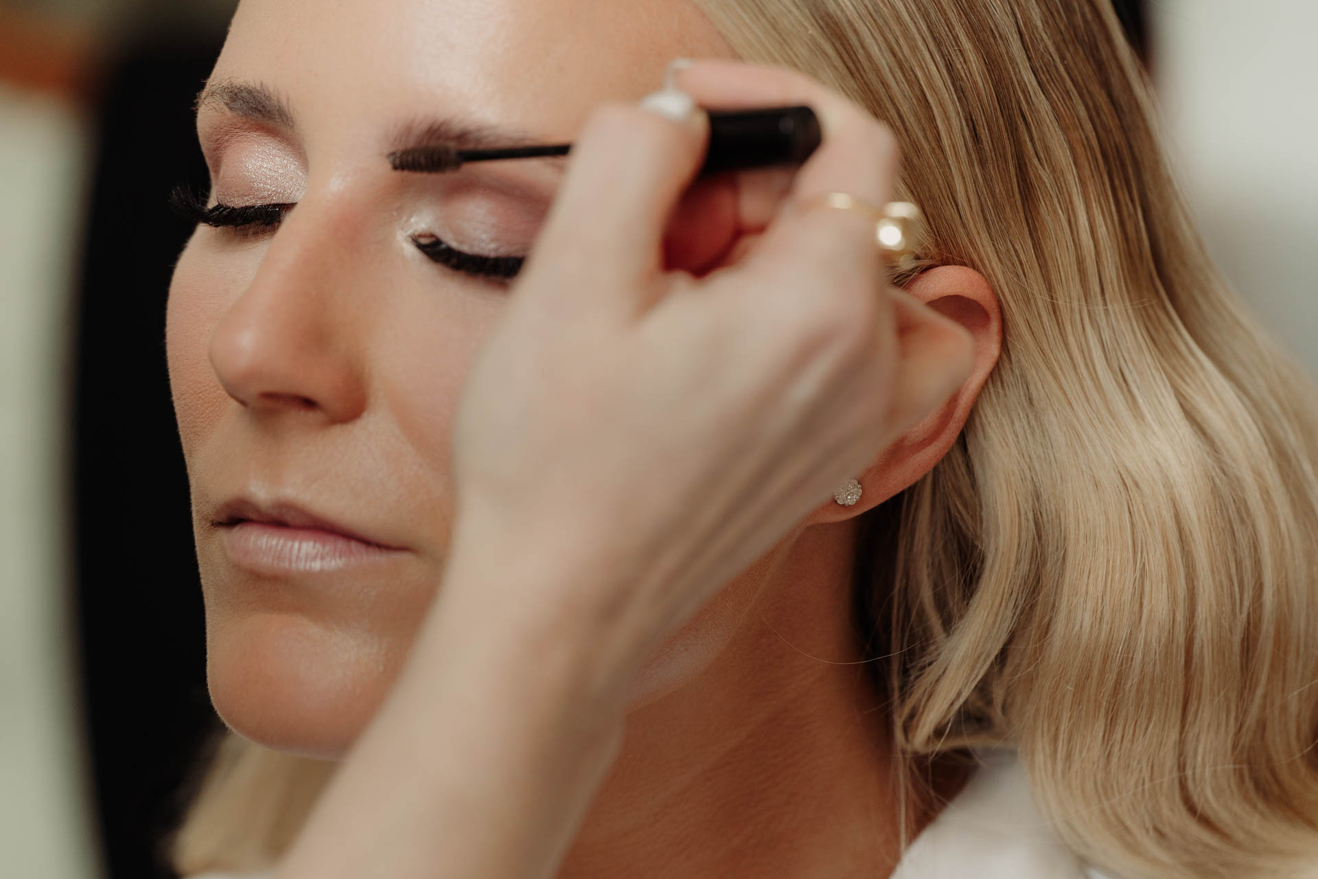 Il trucco degli occhi della sposa, da vicino
